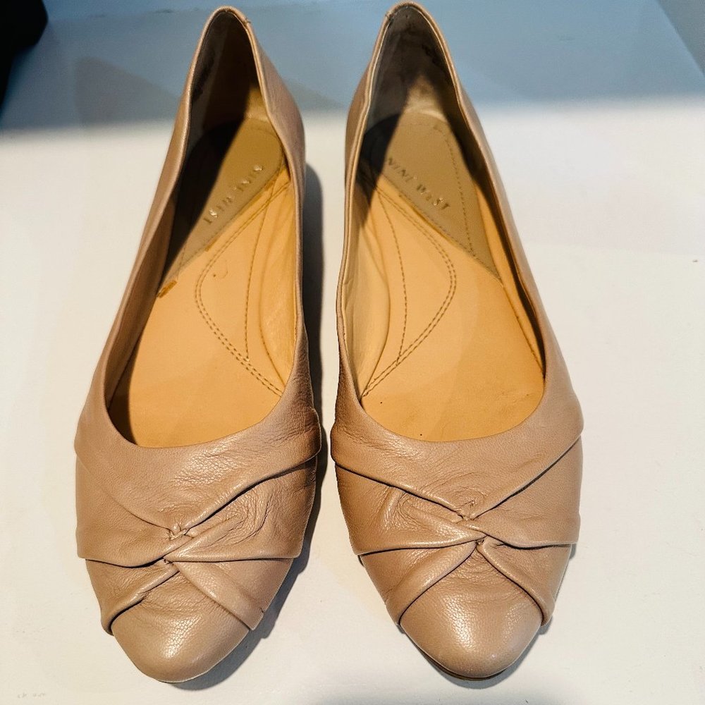 Nine West Women’s Leather Beige Flats, Size 8.5